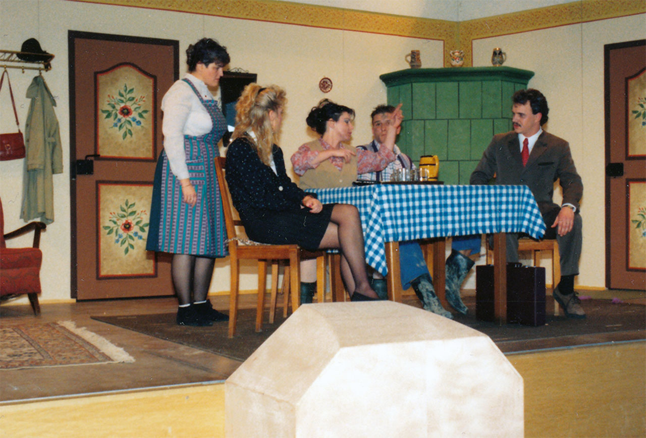 Um Haus und Hof 1990